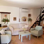 Holiday home Maison En Luberon