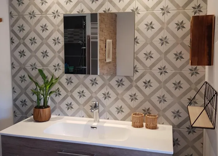 Maison En Luberon Hébergement de vacances Sainte-Croix-a-Lauze